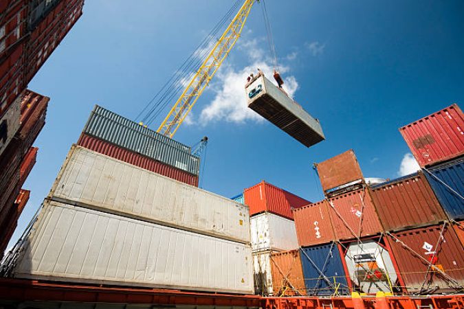 Harbour gantry in operation
